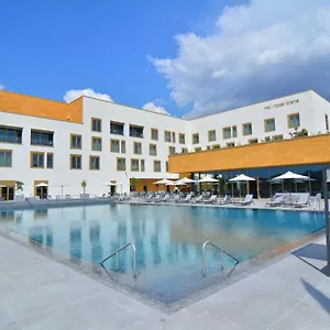 Mk Tirana 5*, Rinas Albanien