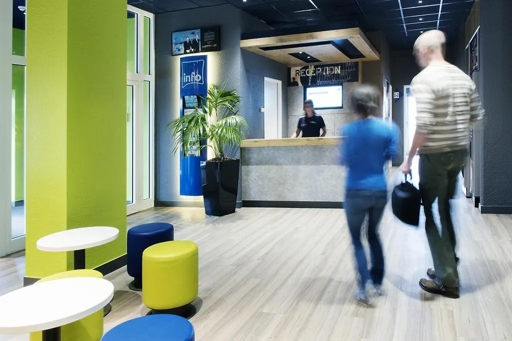 卢森堡机场宜必思快捷酒店 Niederanven